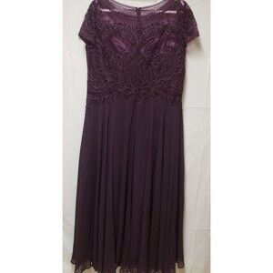 Womens MGNY Elegant Mother of the Bride Purple Gown Mesh Lace Accent Sz 18 PO Ex